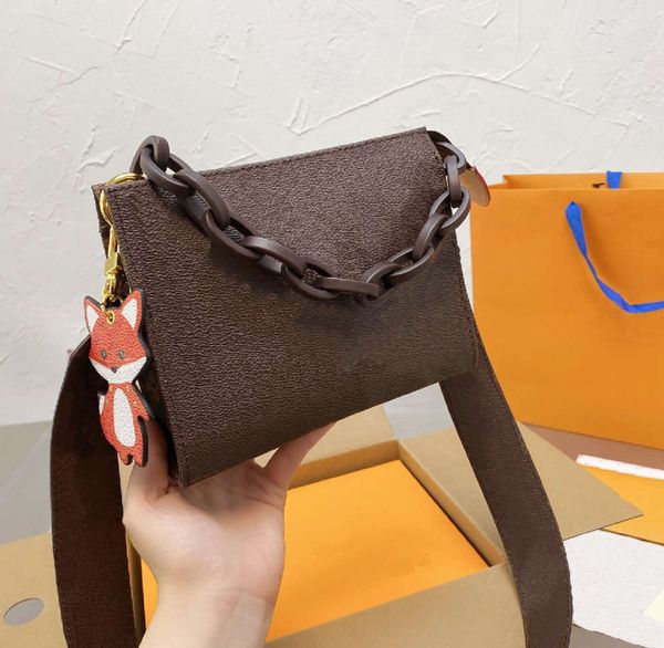 fashion msenger bag crossbady digner wash bags classic letter printing wide shoulder strap chain handbag with pendant women's purse